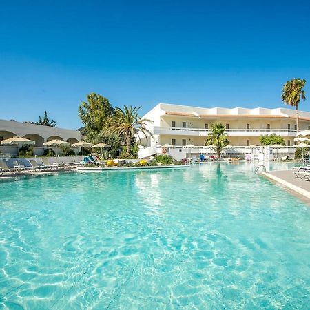 Hotel Niriides Beach 科林比亚 外观 照片