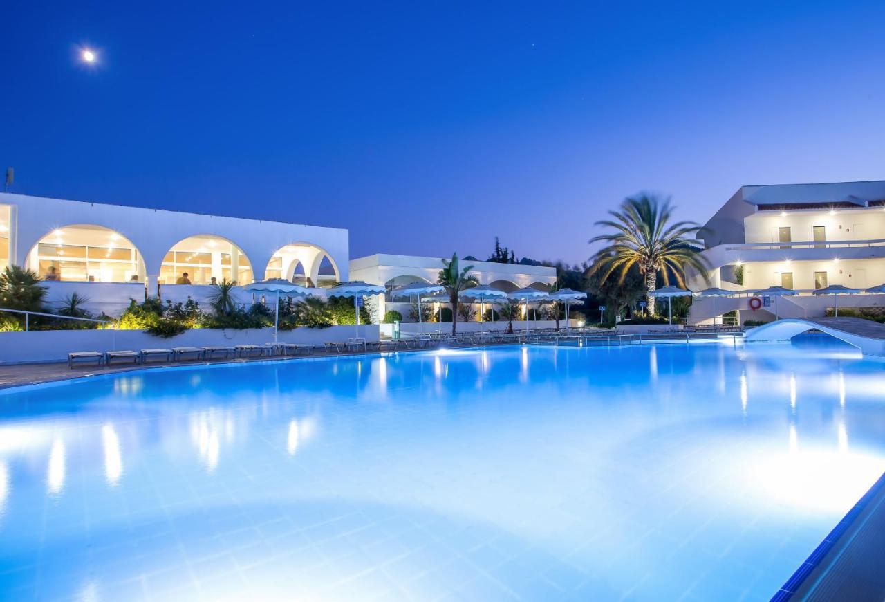 Hotel Niriides Beach 科林比亚 外观 照片