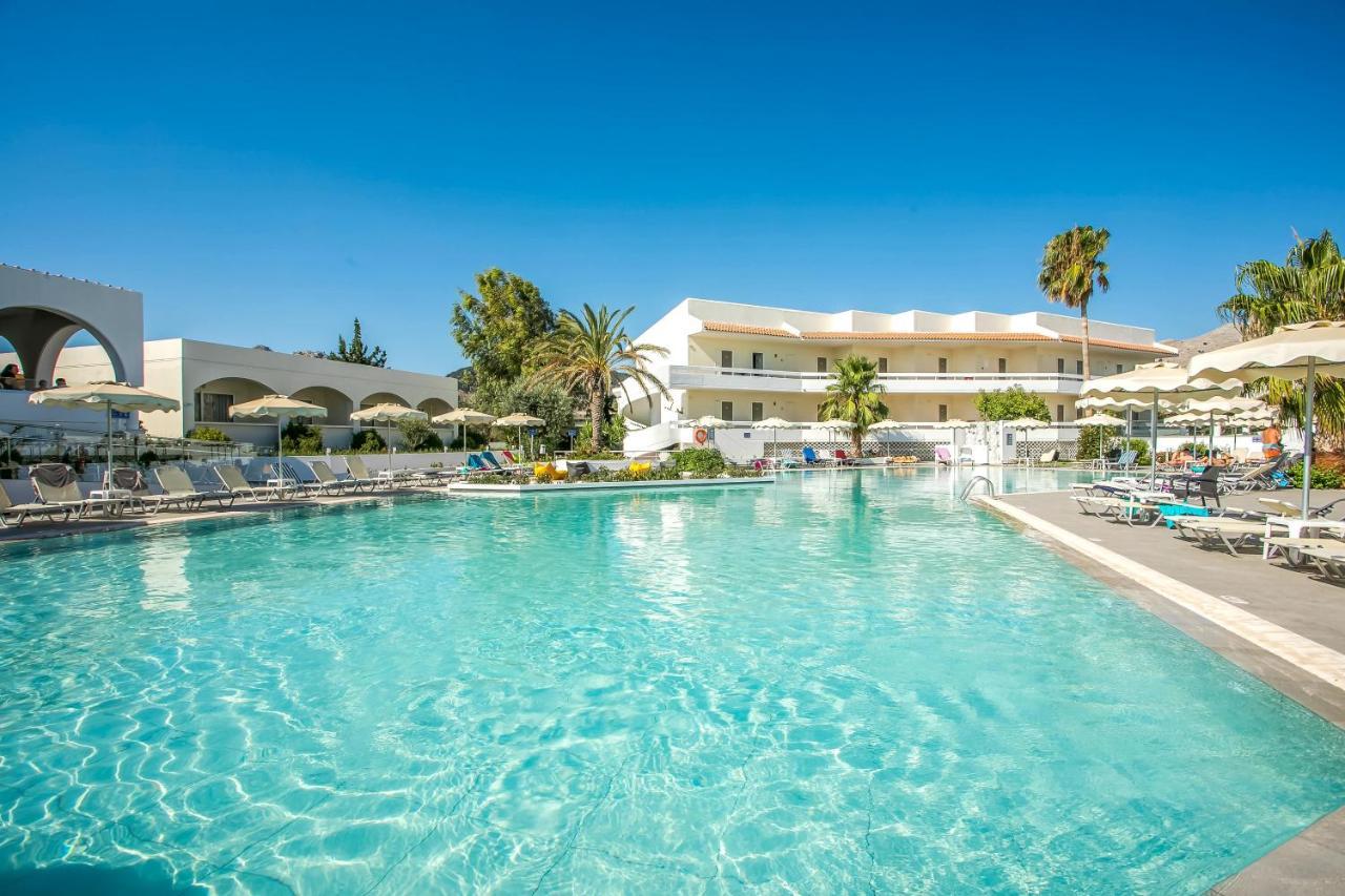 Hotel Niriides Beach 科林比亚 外观 照片