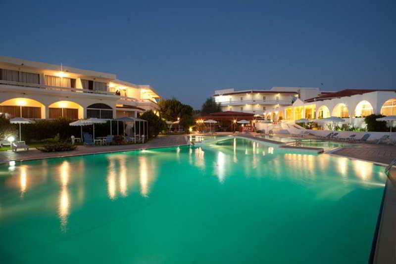 Hotel Niriides Beach 科林比亚 外观 照片
