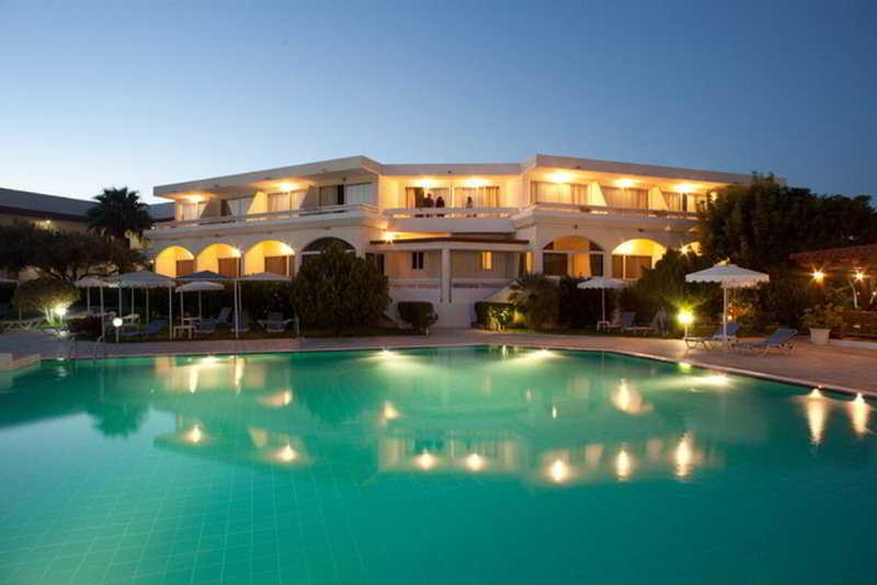 Hotel Niriides Beach 科林比亚 外观 照片