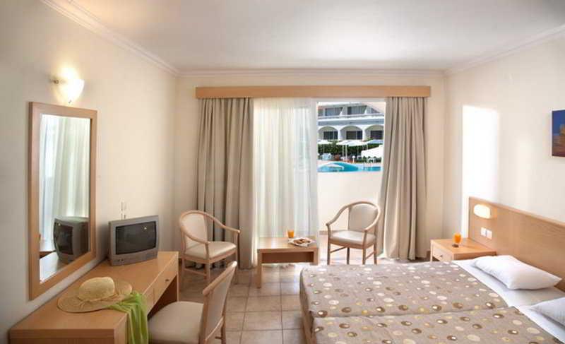 Hotel Niriides Beach 科林比亚 外观 照片