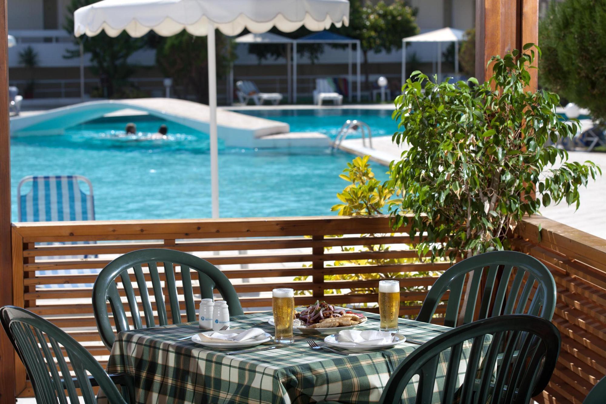 Hotel Niriides Beach 科林比亚 外观 照片